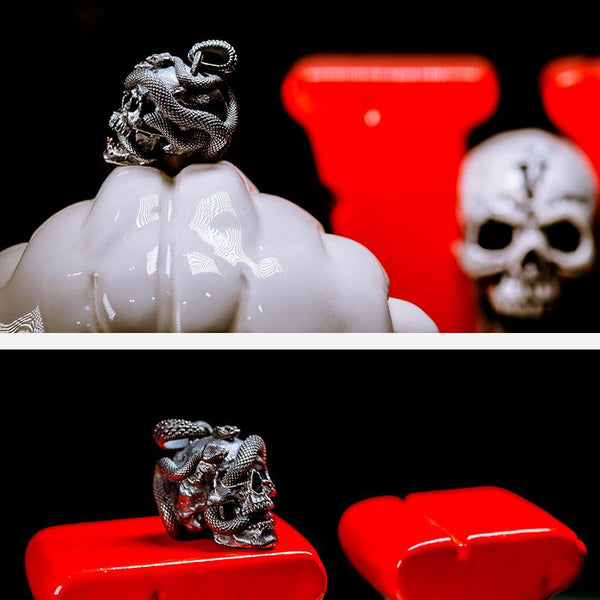 porte clé tête de mort et serpent argent